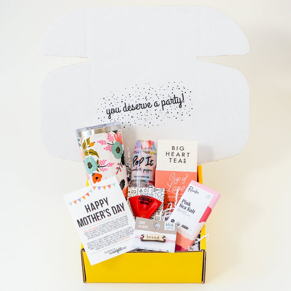Mother's Day Gift Box to show love: Filled with greeting card, love tea, chocolate bar, and floral patterend travel mug