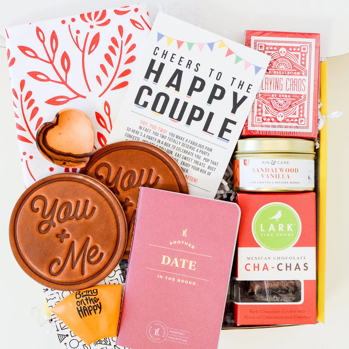 engagement gift idea_happy couple gift box